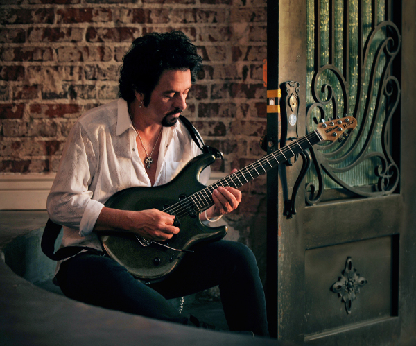 Steve Lukather - credit Rob Shanahan